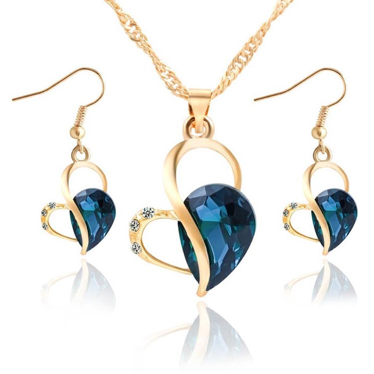 Cute Heart Shaped Crystal Stud Necklace Jewellery Set